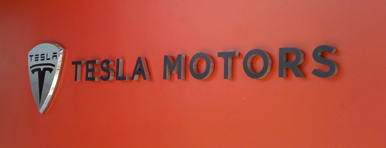 Tesla flooded with Model 3 reservations